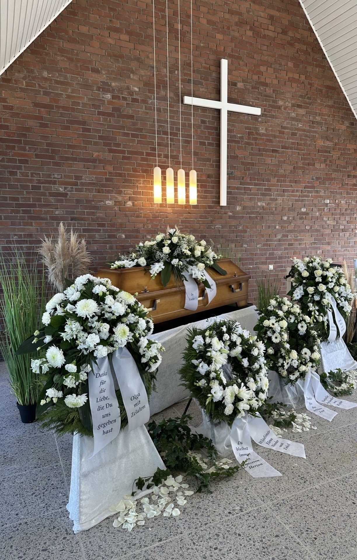 Sargschmuck Trauerfloristik – Aufbahrung Kapelle Nümbrecht